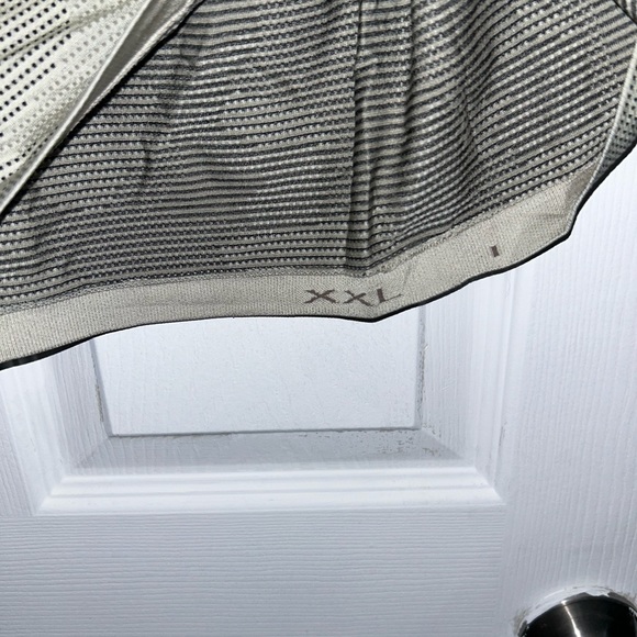 Lulu lemon camo tee XXL - Picture 3 of 4